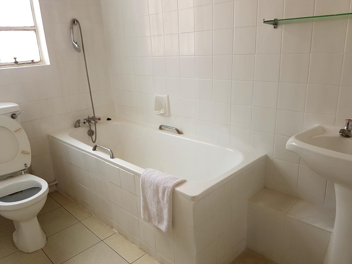 The Lusaka Hotel エクステリア 写真